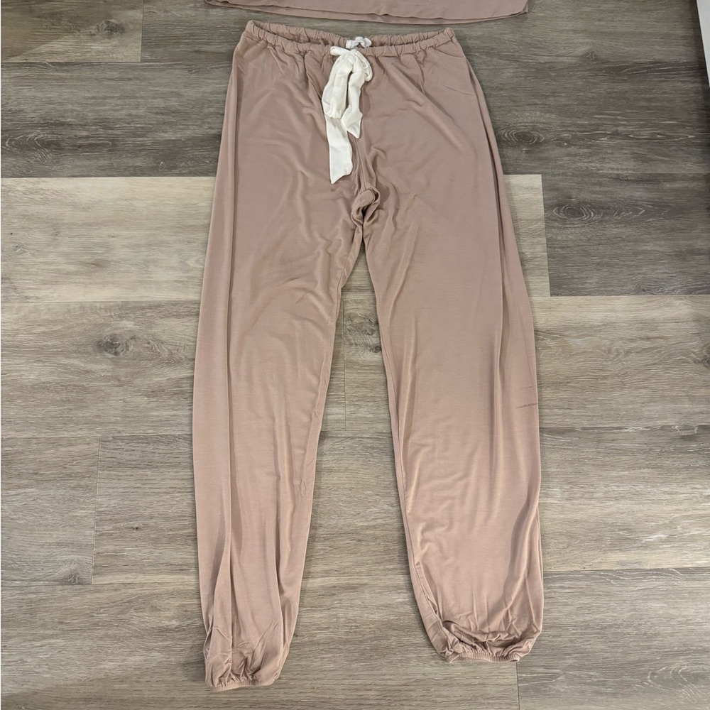 Lounge Set - Picture 4 of 5